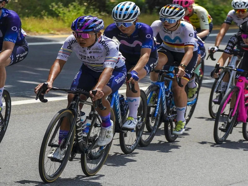 Đua Xe Đạp Giro D'Italia - Giây Phút Cá Cược Bộ Môn Mới Lạ 3 Cược Giro D’Italia theo lời chuyên gia, ôm cược hoàn lớn